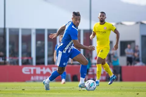 بعد أكثر من عام.. ألافيس يعيد ماريانو دياز إلى كرة القدم